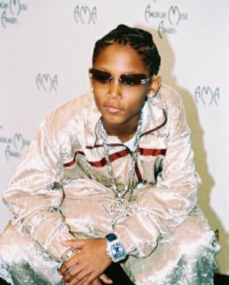 mn tit fréére en mode Bo goss^^Nn sérieux cé lil roméo